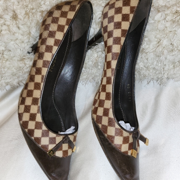 Louis Vuitton Mohair Damier Pointy-toe pumps - Picture 9 of 11